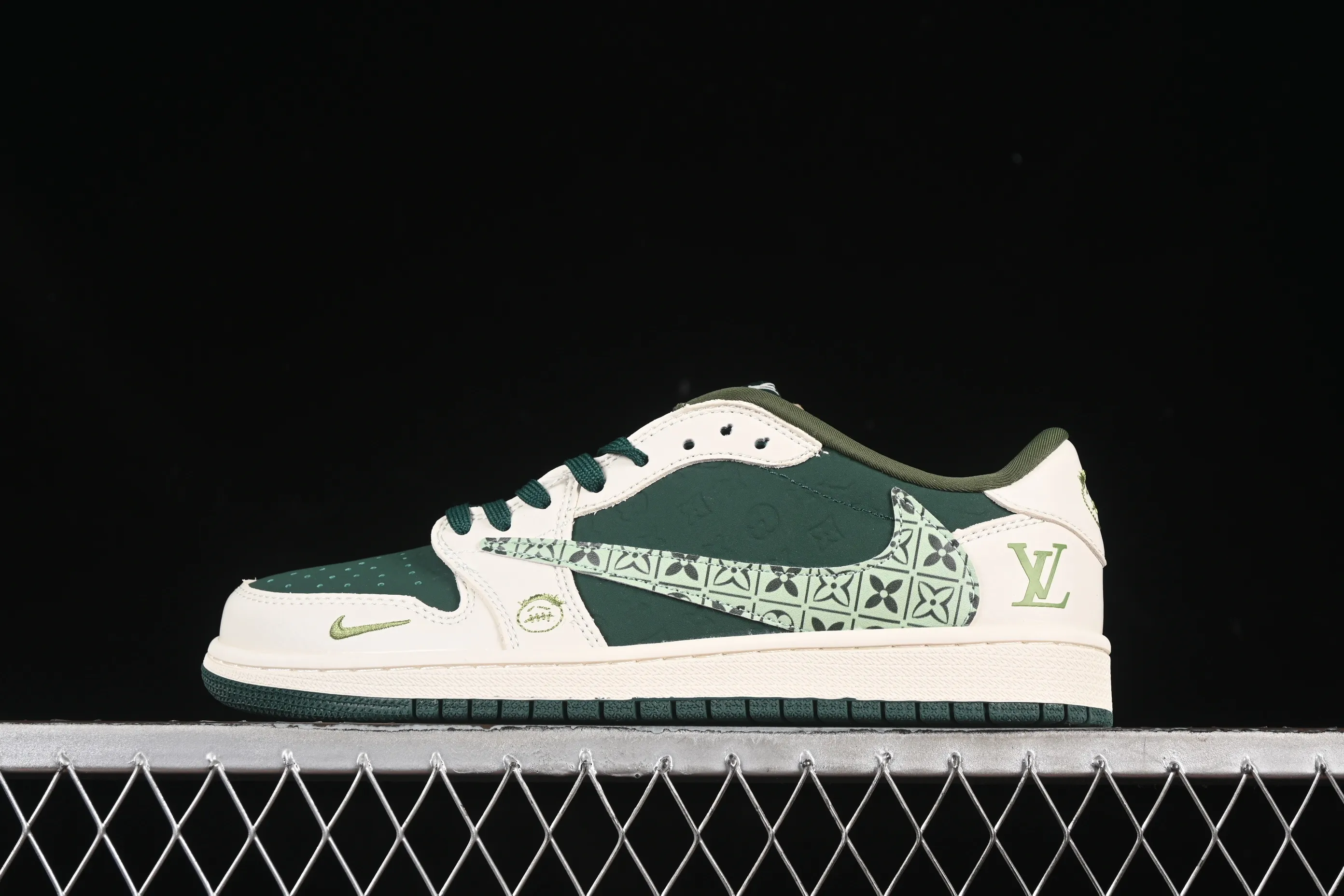 All categories Air Jordan Jordan series basketball shoes Air Jordan 1 Low High-end customized low-top sneakers Travis Scott x Fragment Design x Air Jordan 1 Low OG SP AJ1 LV co-branded green flower hook low-top cultural casual sneakers XS2024-061